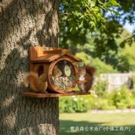 跨境木质松鼠喂食器壁挂户外鸟类投食器悬挂宠物餐桌鸟站台松鼠窝