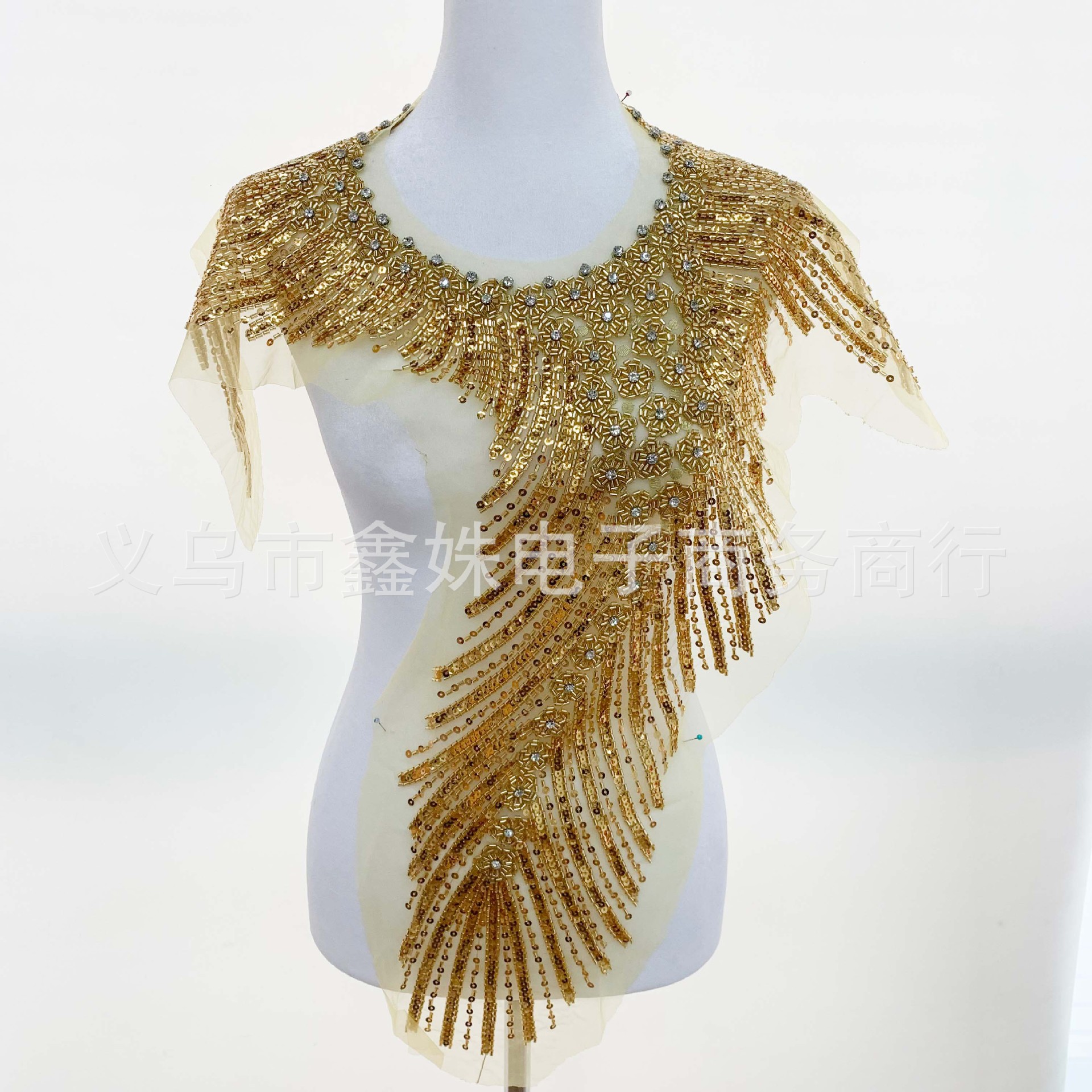 做工细腻的高等金色圆领钉珠贴花 DIY服装辅料