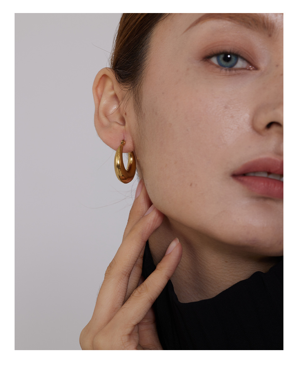 Fashion Solid Color Titanium Steel Plating Earrings 1 Pair