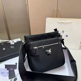 P拉达新款伞防水尼龙大容量男单肩斜挎邮差包图片实拍斜挎包