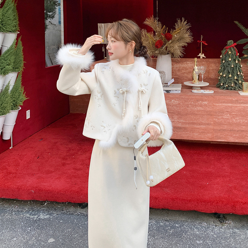 New Chinese Style Down Jacket suit Women's Skirt High-grade Fox Fur Embroidered 90 White Duck Down Two-piece Set Thick