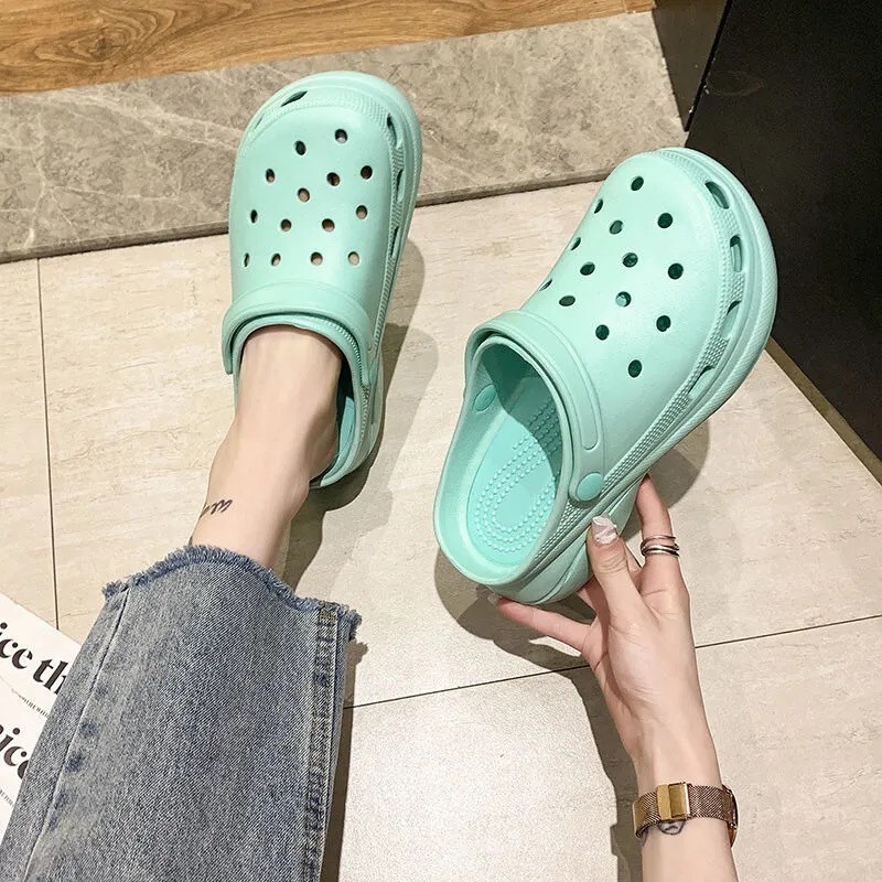 Croc Shoes for Outdoor Wear, Thick-Soled Slippers for Women, Non-Slip Cross, Comfortable Eva Garden Shoes, Wholesale, Can Be Worn Outdoors, Luminous