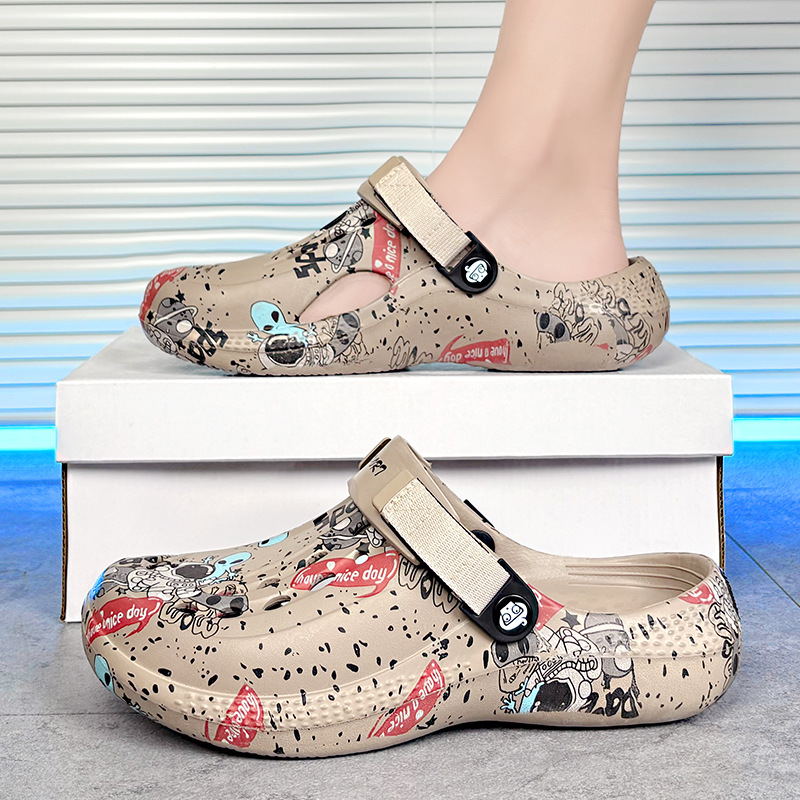 Verano nuevo estilo zapatos con agujeros sandalias hombre transfronterizo talla grande un zapato dos uso graffiti suela gruesa pisando mierda zapatos de playa vadear