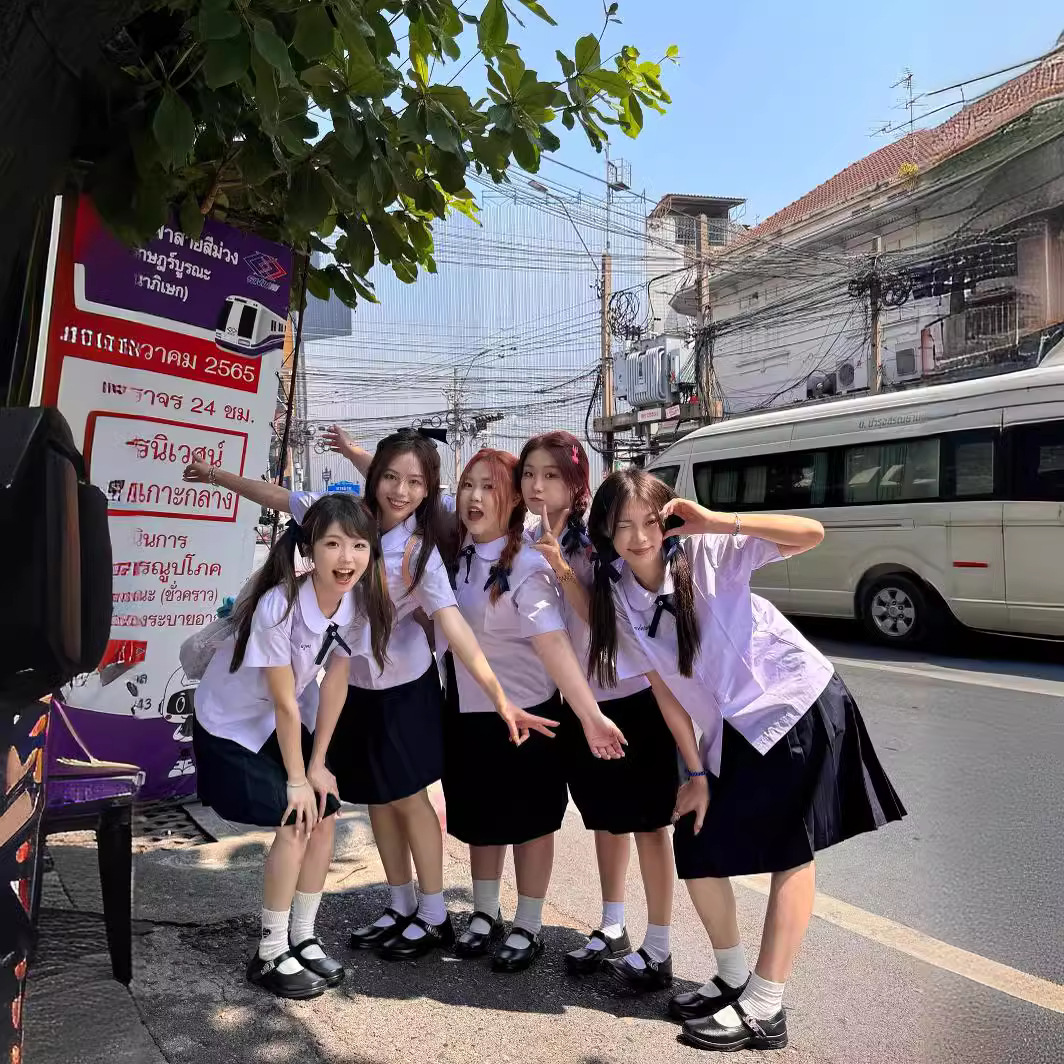 泰国校服初高中小学生运动会毕业季泰式JK制服衬衫学院风班服套装