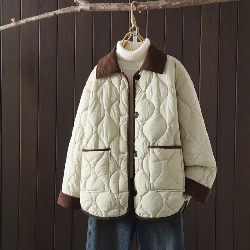 Winter New Short-Style Chanel-Inspired down Cotton Jacket for Women 2026 Model, Color-Blocked Lapel, Quilted, Lightweight, Loose Cotton Coat