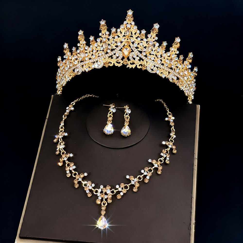 Campanés de oro para la novia corona de tres piezas collares de boda aretes de diamante conjunto de accesorios de boda europeos y estadounidenses al por mayor