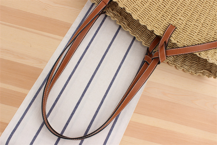 2022 New Fashion Casual Large Capacity Single Shoulder Straw Woven Bag display picture 4