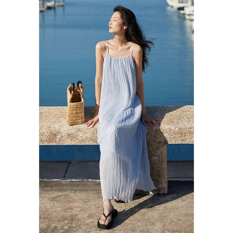 2026 Spring/Summer New Heavy Pleated Strap Dress for Women, Versatile, Elegant, Simple, High-End Mid-Length Dress