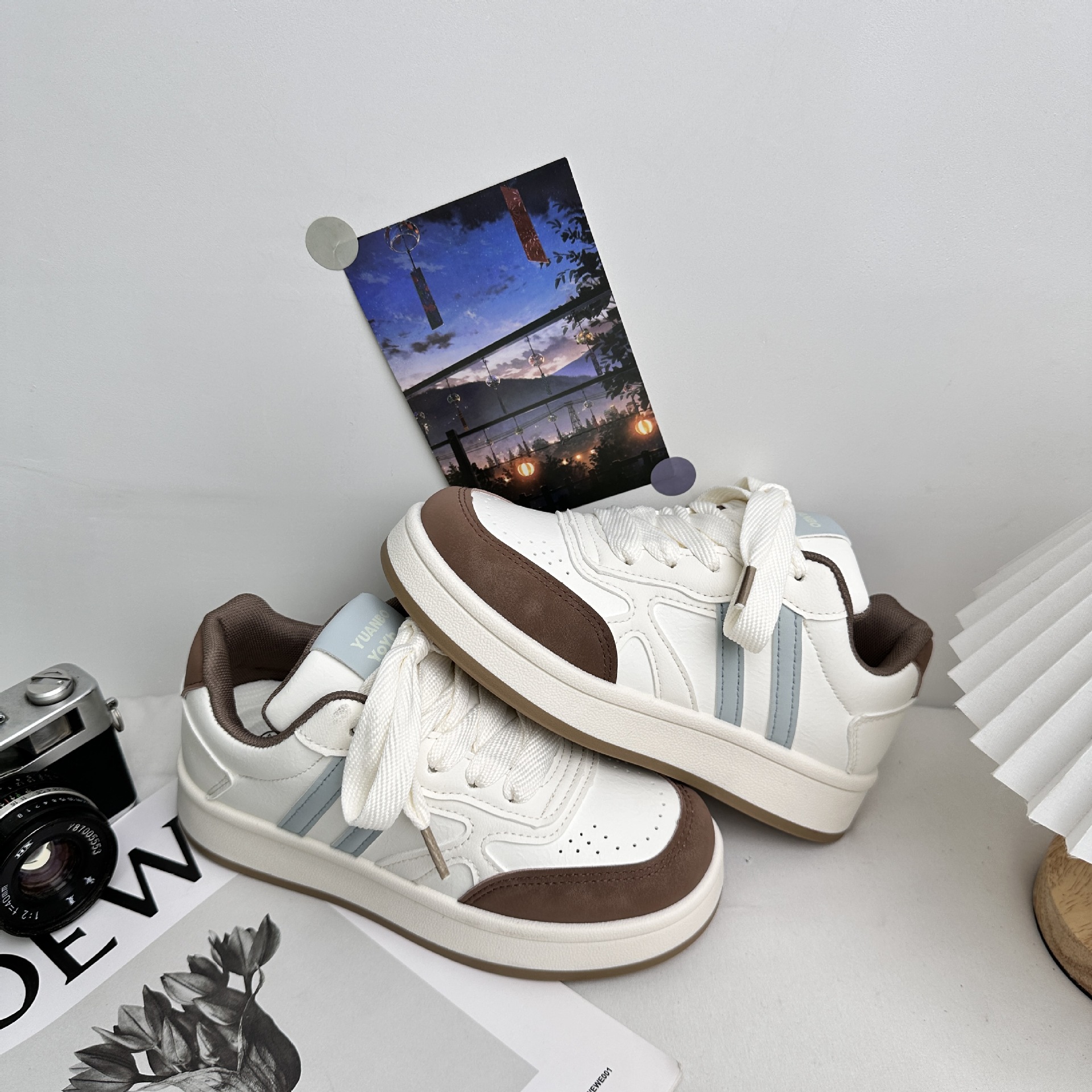 Zapatillas de deporte para estudiantes de primavera de onda lejana, tendencia de todo fósforo para mujer, zapatos blancos Harajuku 2025 nuevos zapatos de lona coreanos en nombre del cabello