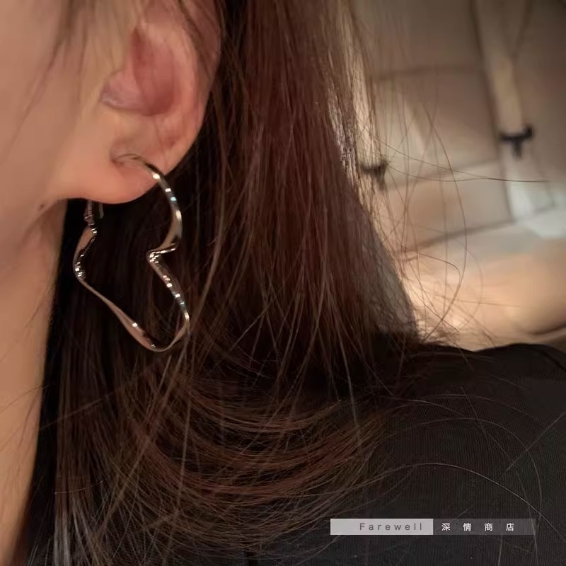 简约爱心耳环小众设计感高级耳饰女轻奢2025年新款潮防过敏耳钉|undefined