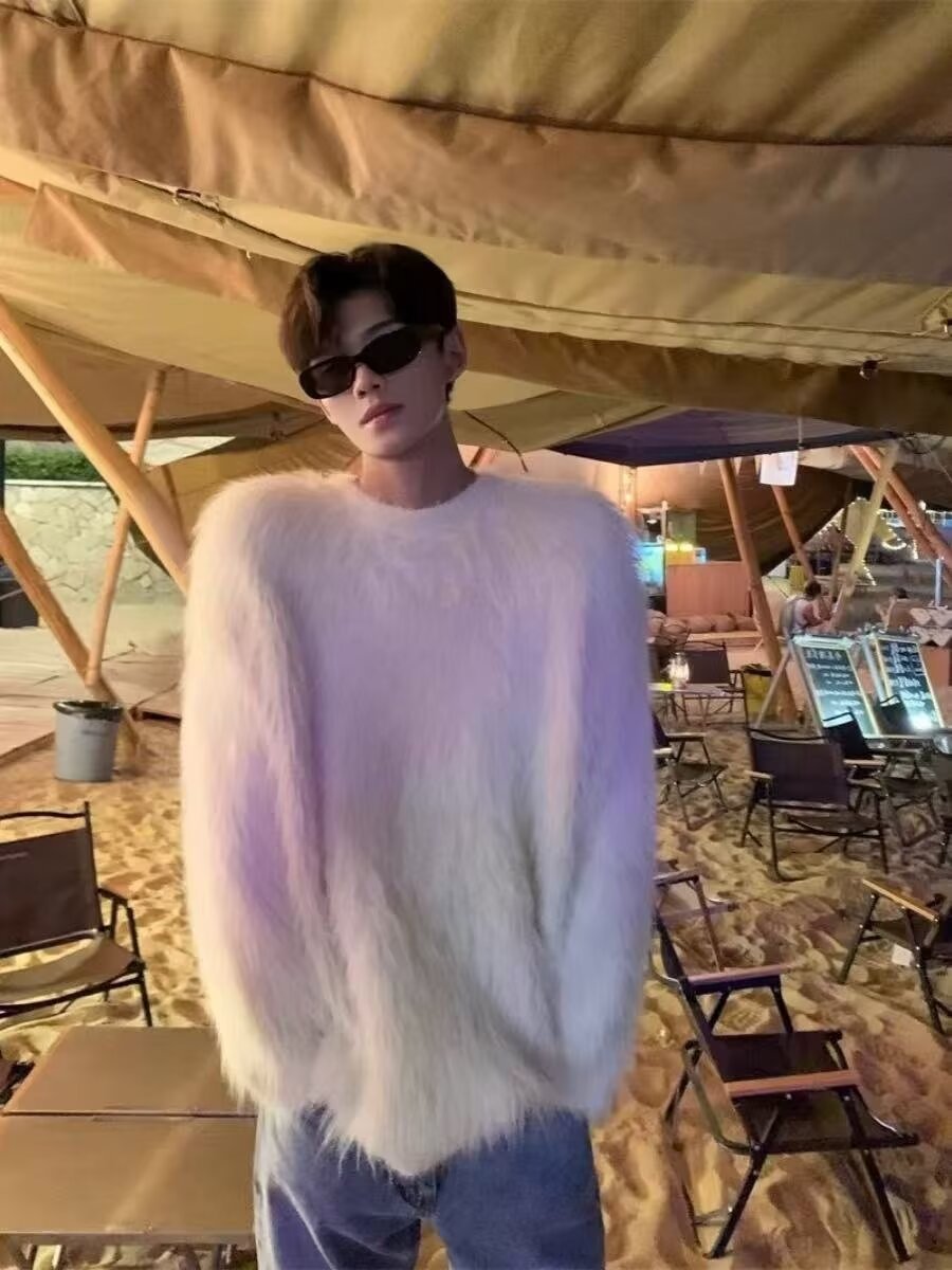 馬海毛のふわふわした白いミンクの丸首のセーターの男性の秋冬感の怠惰な柔らかいモチはニットを打ちます。