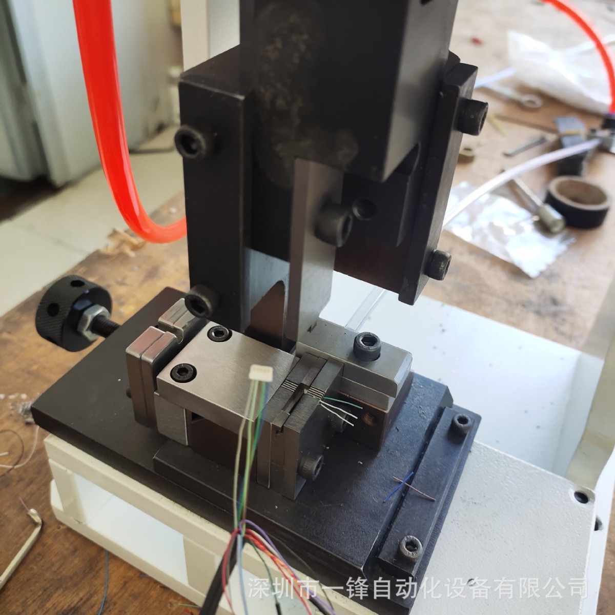 0.6/0.8/1.0/1.25间距端子刺破式压接机 刺破压接线 自动送端子