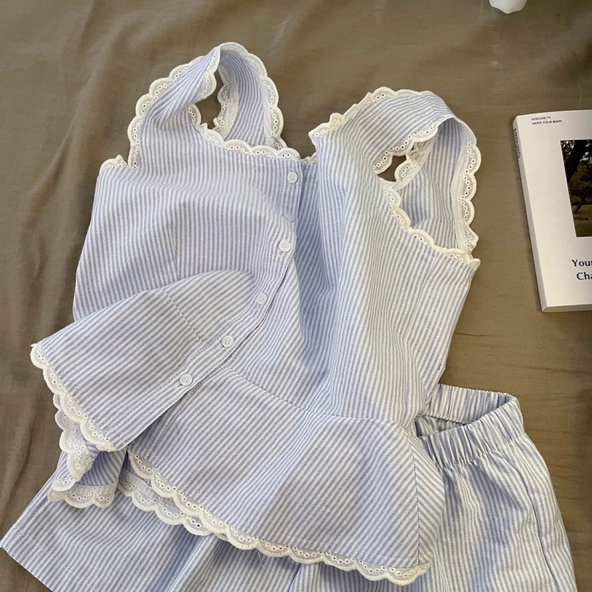 Повседневная пижама в полоску с кружевом на подтяжках для женщин, весенне-летние новые шорты с высокой талией, домашняя одежда, комплект из двух предметов