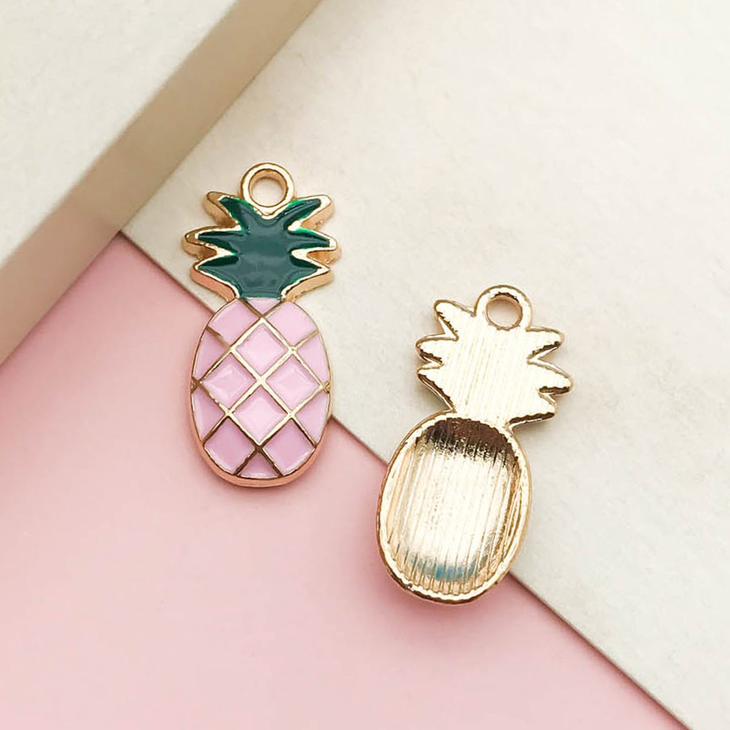 1 Rosa Conchas sirena flor conejo aleación gota colgante de aceite simple joyería material fábrica al por mayor