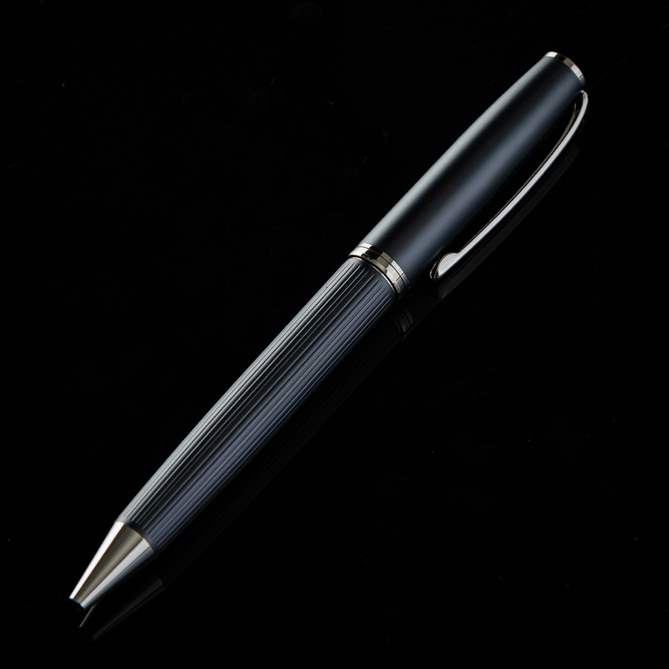 Bolígrafo de metal giratorio en stock mayorista negro puede imprimir logotipo bolígrafo de hilo negro bolígrafo de regalo