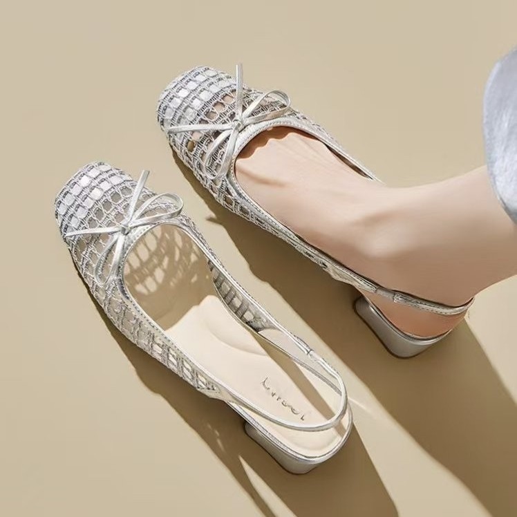 Sandalias retrógradas francesas cuadradas con arco hueco para mujeres verano 2026 nuevo tacones con sandalias de cabeza