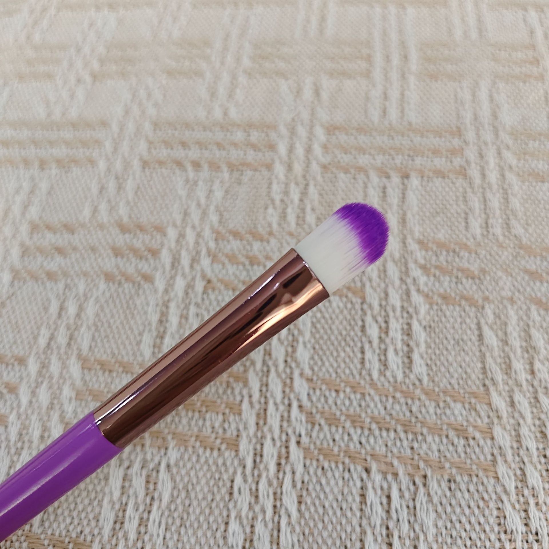 Fábrica de venta directa cepillo de maquillaje multifuncional cepillo de maquillaje herramientas de belleza de nylon cabello cepillo de sombra de nariz detalle de mango de plástico