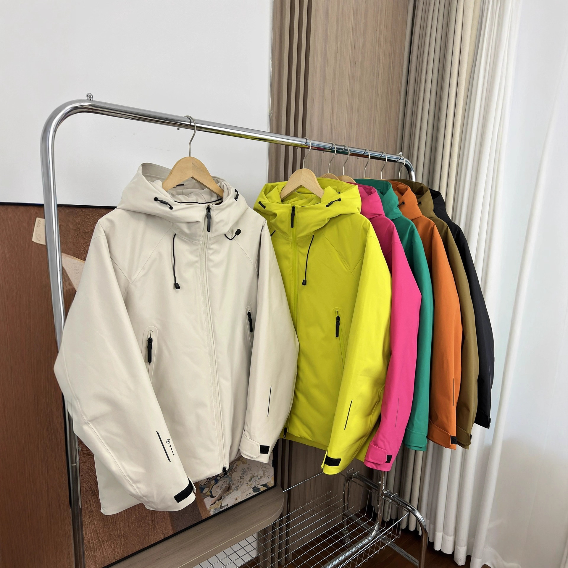 90 White Duck down Winter Men's and Women's Outdoor Mountain Style Full-Body Seamless Rubberized Anti-Peaks and Water-Repellent down Jacket