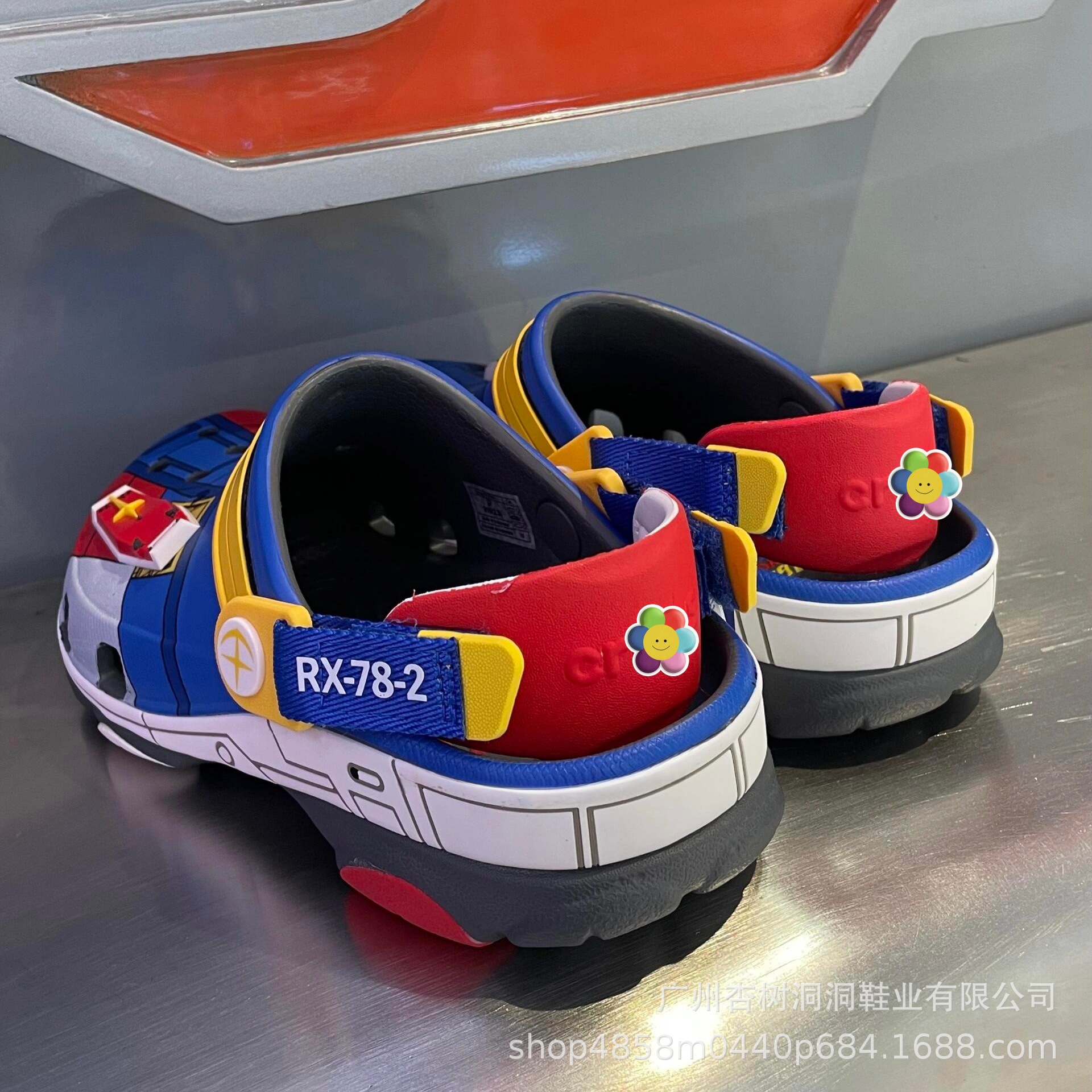 Inventario de verano tan alto como zapatos antideslizantes antiolores ventiladores amortiguadores de playa al aire libre fábrica de zapatos de doble propósito al por mayor