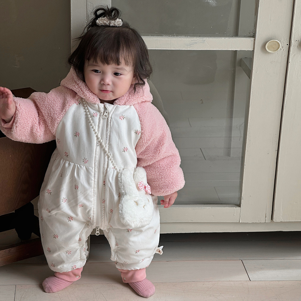 Ropa de bebé Ropa de invierno más terciopelo acolchado 1 mono estilo occidental lindo mamelucos de bebé grueso y cálido traje de salida 2