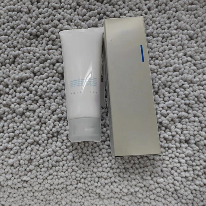 Soft moisturizing cleansing milk amino acid based