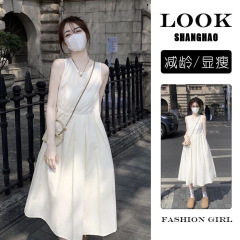 【下ファスナー】韓国系の新型婦人服の茶休フレンチ式の白いノースリーブのワンピースの小さい背が痩せています。