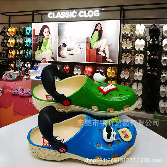 Crocs Big Beard Yin-Yang Clogs Unisex Couple Outdoor Casual Closed-Toe Sandals Beach Shoes Wholesale