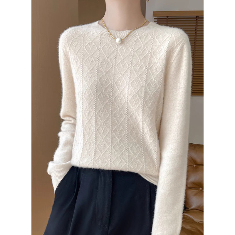 2025 New Knitted Sweater Women's Autumn and Winter Round Neck Versatile Thickeneded Loose Knitted Bottoming Shirt Top Long Sleeves Soft