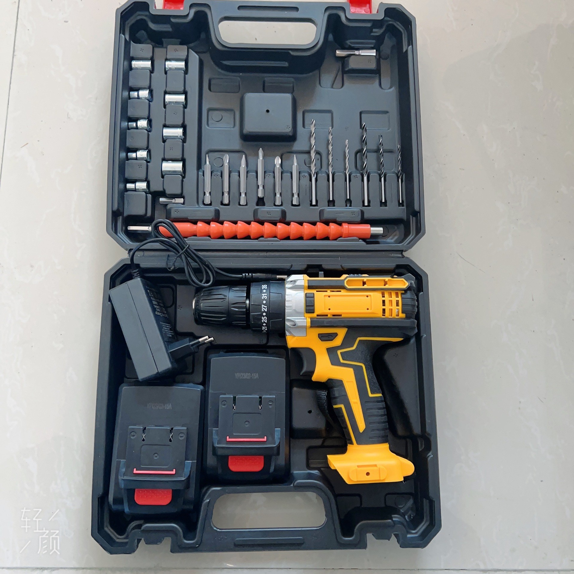 Fábrica sin escobillas transfronterizas 21V comercio exterior multifuncional taladro de litio conjunto de taladro de mano recargable taladro de impacto doméstico