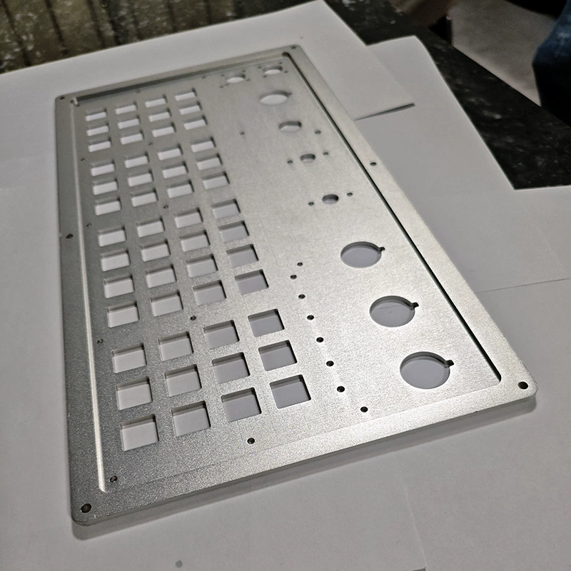 Алюминиевый сплав CNC обработка корпус корпусной листовой металлический лазерная резка штампование алюминиевой пластины окисление алюминиевые профили создание форм производителя