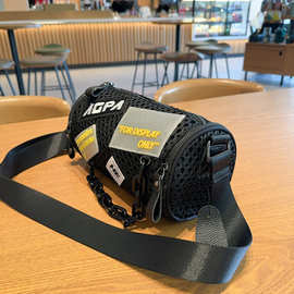 时尚女包新款斜挎包休闲圆筒包布贴拼接网布包大容量双拉通勤包潮