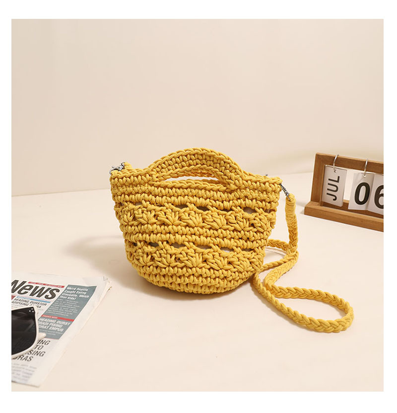 Women's Small Cotton Solid Color Vintage Style Classic Style Square Magnetic Buckle Straw Bag display picture 6