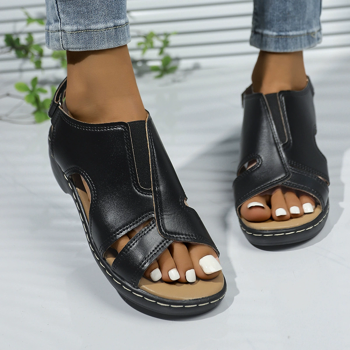 2024 летние новые европейские и американские сандалии женские липучки швы полые толстые каблуки с открытыми пальцами повседневные римские сандалии