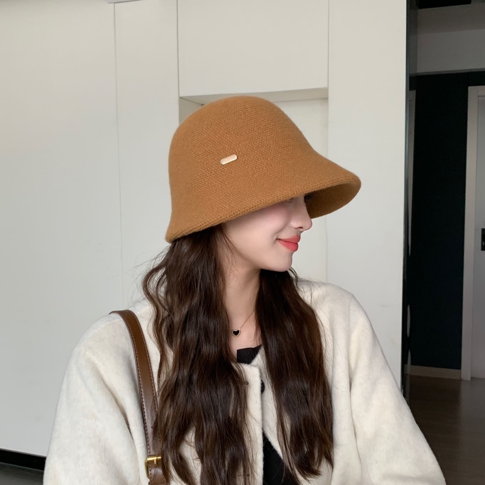양모 어부 모자 여성의 가을과 겨울 따뜻한 올 매치 얼굴 작은 버킷 모자 우아한 패션 캐주얼 그물 빨간 분지 모자 가을과 겨울