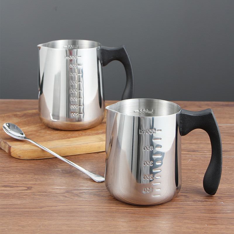 [Wholesale] 304 Stainless Steel Latte Art Cup with Scale and Insulated Handle, Spout-Top Latte Art Pitcher, Milk Frother, Coffee & Milk Mug