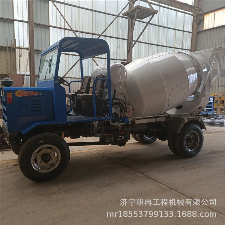 四驱搅拌罐车