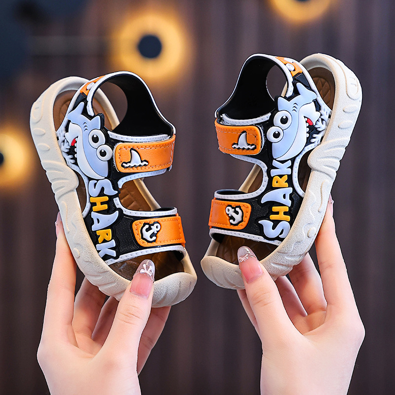 2026 verano nuevas sandalias para niños niños de dibujos animados tiburón sandalias antideslizantes con suela suave zapatos para bebés pequeños image 4