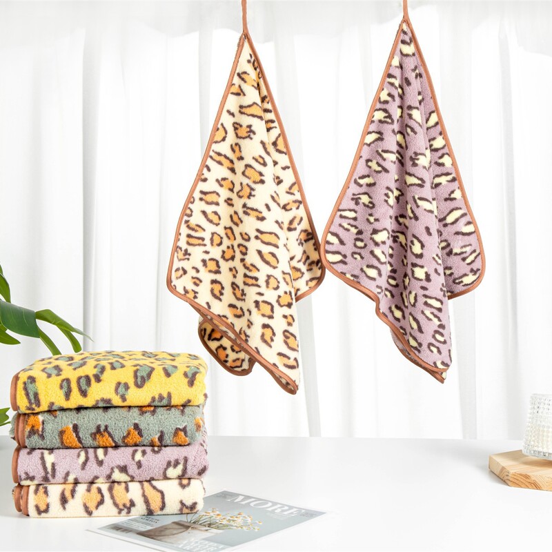 Coral Fleece Towel, Hanging Type, Adult Leopard Print Bath Towel, Household Square Towel, Soft and Absorbent Square Hanging Towel Manufacturer
