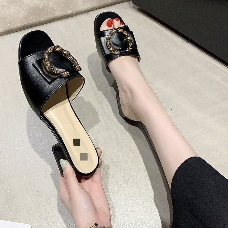 Outdoor de moda zapatillas de tacón grueso de cuero blando verano 2026 nuevo antideslizante una palabra ligera y cómoda sandalias casuales para mujeres
