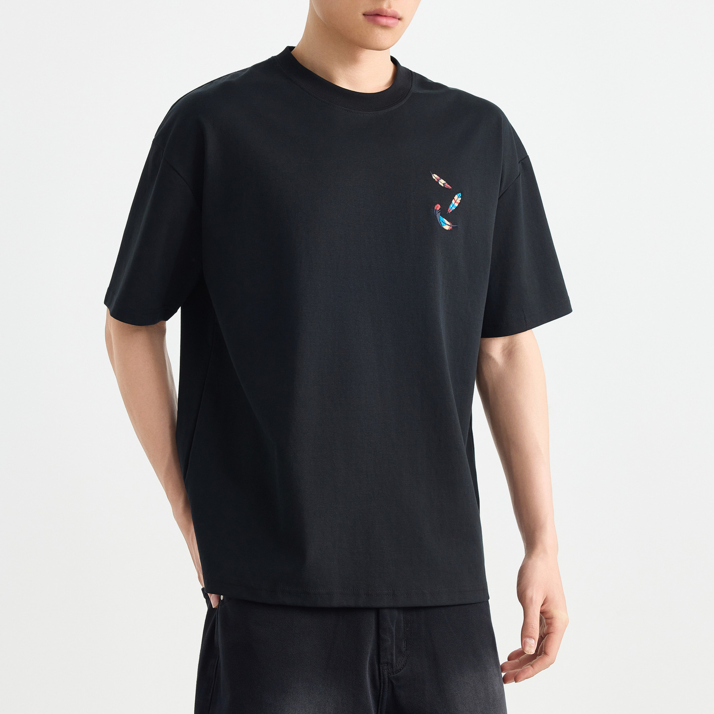 Áo thun nam cổ tròn tay ngắn thêu lông vũ chất liệu cotton dày 220g — đen