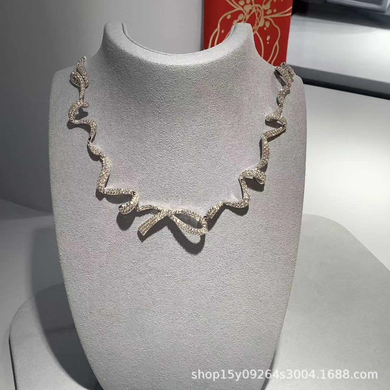 Hefag Hejia Jewelry Brilliant Ribbon Necklace Original Design Light Luxury Temperament Fashion Jewelry Accessories Necklace for Women