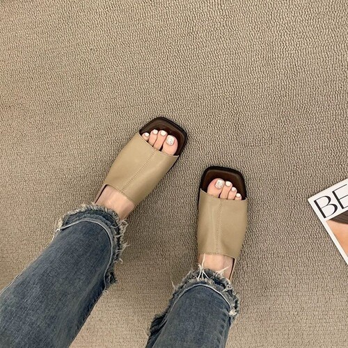 Flat sandals women's 2024 summer new style all-matching fashion dress with rear mixed belt outside wear low-heeled office sandals