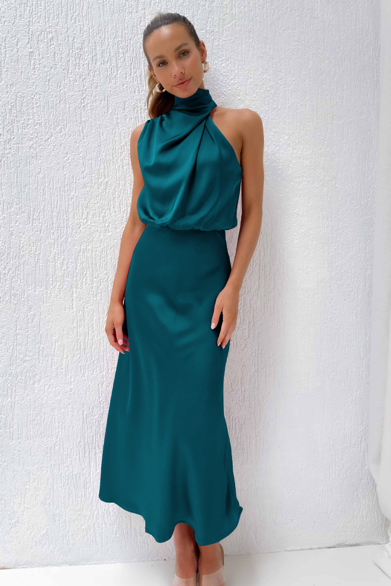 Women's Regular Dress Elegant Halter Neck Zipper Sleeveless Solid Color Midi Dress Banquet display picture 5