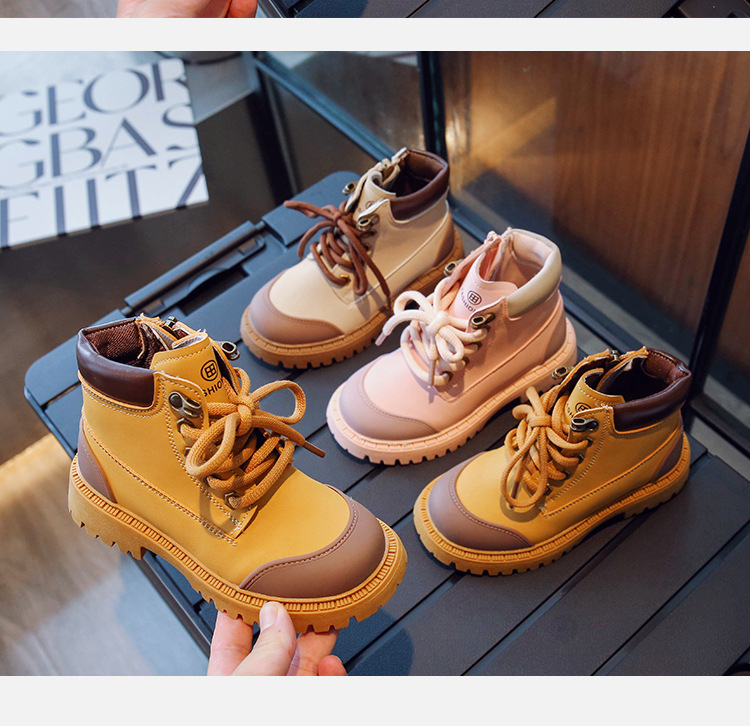 Barnens små gula stövlar 2023 höstnya pojkar engelska martinstövlar flickor korta stövlar enkla stövlar mellanstora_voghion.com