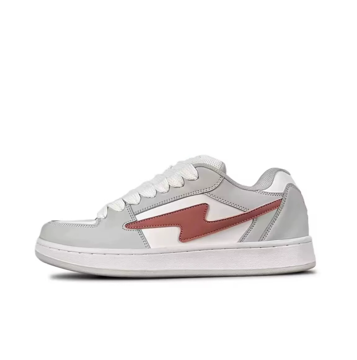 White shoes for women 2025 new autumn ins niche casual sports shoes thick soles heightening versatile board shoes for women