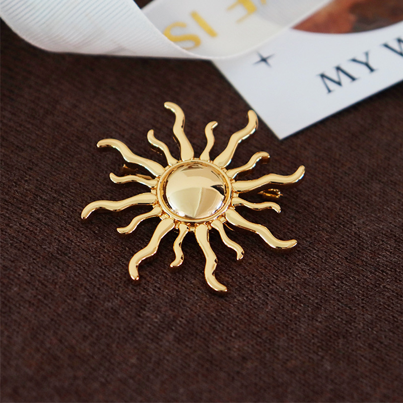 European and American ins new retro sun brooch women's all-match High sense niche light luxury fashion simple temperament accessories