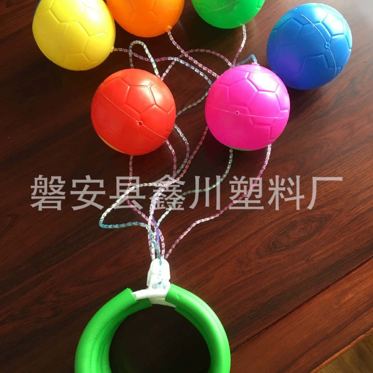 Прыжки по мячу Детский сад Детская игрушка для детей начальной школы