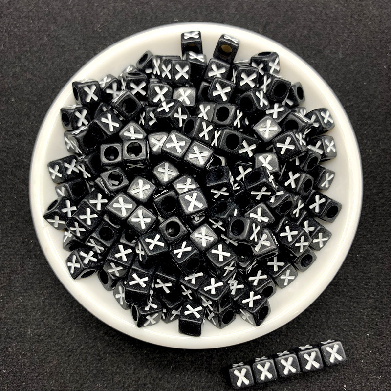 26 letras cuadradas blancas acrílicas de fondo negro inglés de una sola letra diy accesorios de beads material de beads sueltos image 30