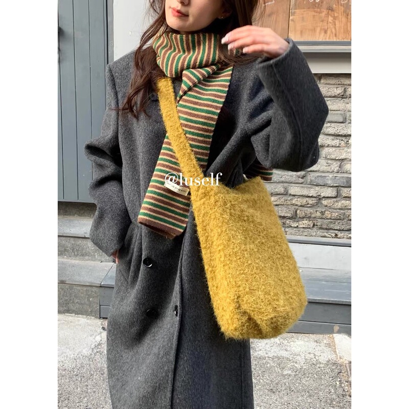 Luself Retention Huangguoshu Soft Fluffy Shoulder Crossbody Bag Autumn and Winter New Bucket Bag High-end Fluffy Bag Luself Retention Huangguoshu Soft Fluffy Shoulder Crossbody Bag Autumn and Winter New Bucket Bag High-end Fluffy Bag