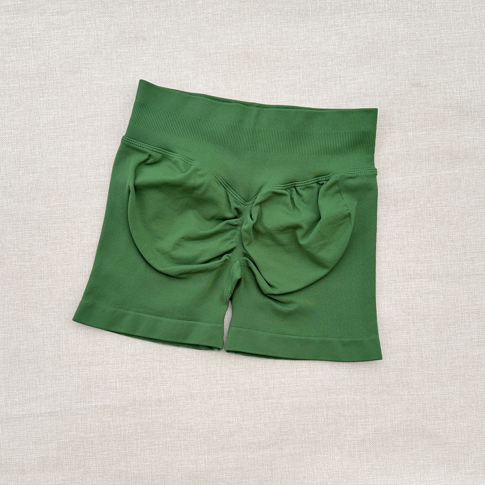 фисташково-зеленый